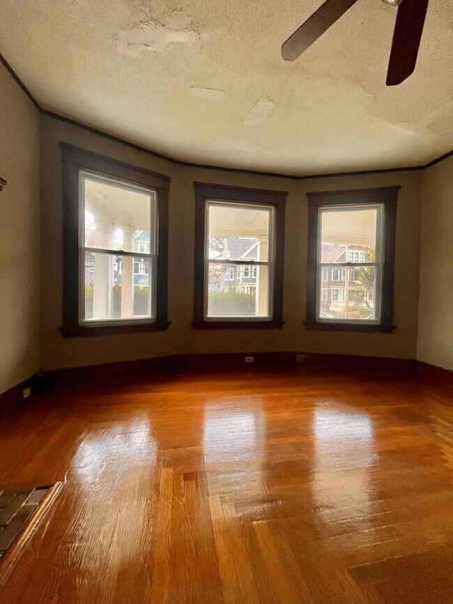 Building Photo - 49-49 Pendleton St