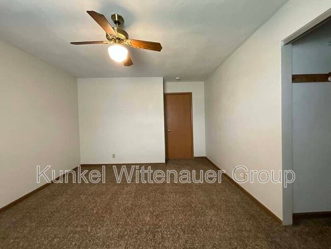 Building Photo - 921 Georgetowne Dr