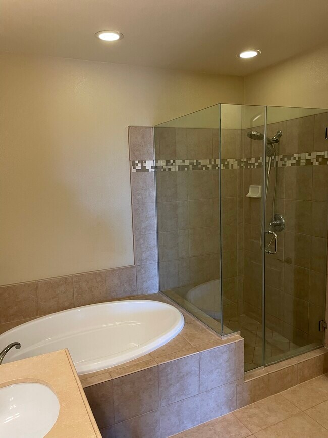Building Photo - 3610 Capoterra Way