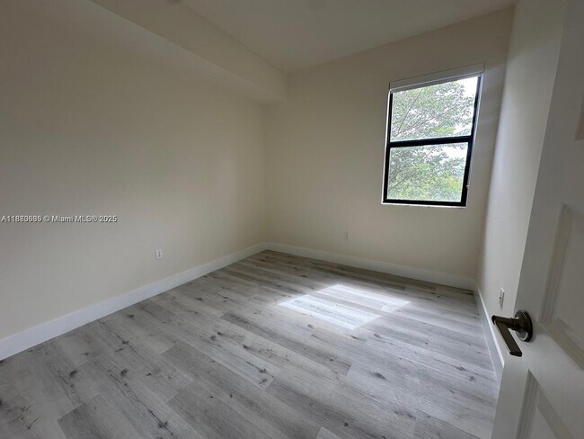 Building Photo - 10413 NW 82nd St