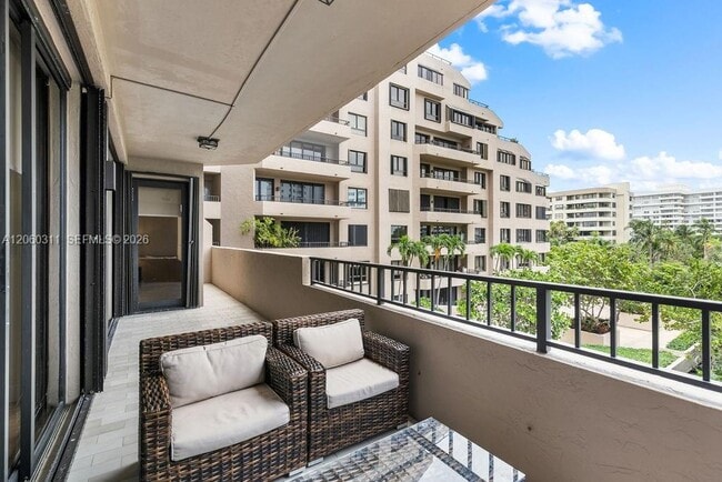 Building Photo - 251 Crandon Blvd