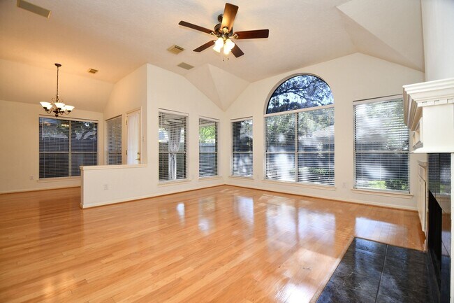 Building Photo - 1215 Wood Haven Ct