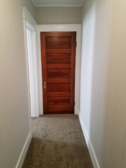 Building Photo - 225 1/2 E Findlay St