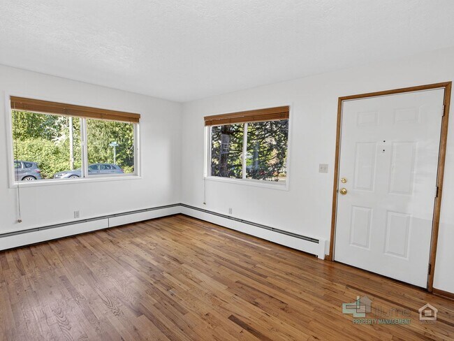 Building Photo - 1 Bedroom Condo Near OHSU + Parking