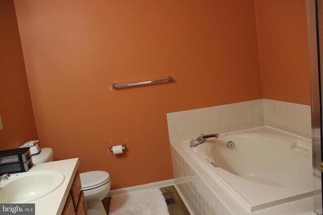 Building Photo - 506 Quincy St