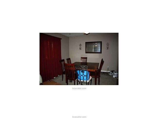 Building Photo - 2402 Quail Hollow Dr