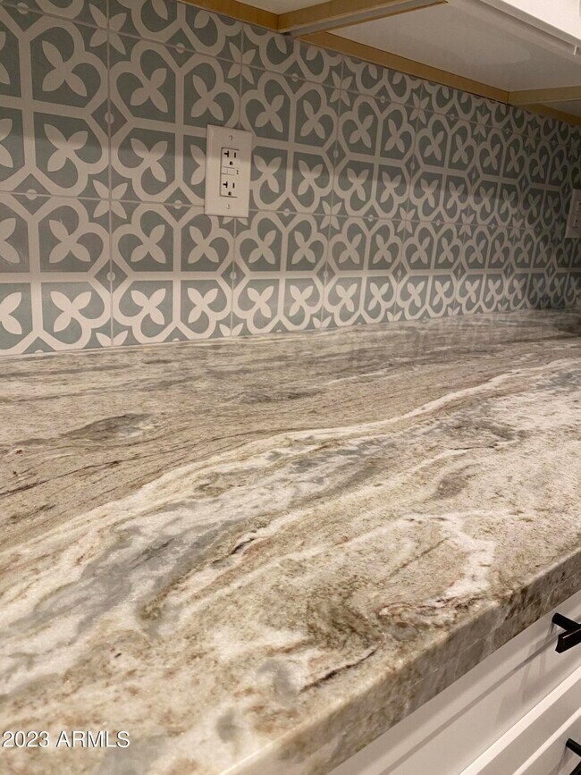 Building Photo - 7209 S Butte Ave