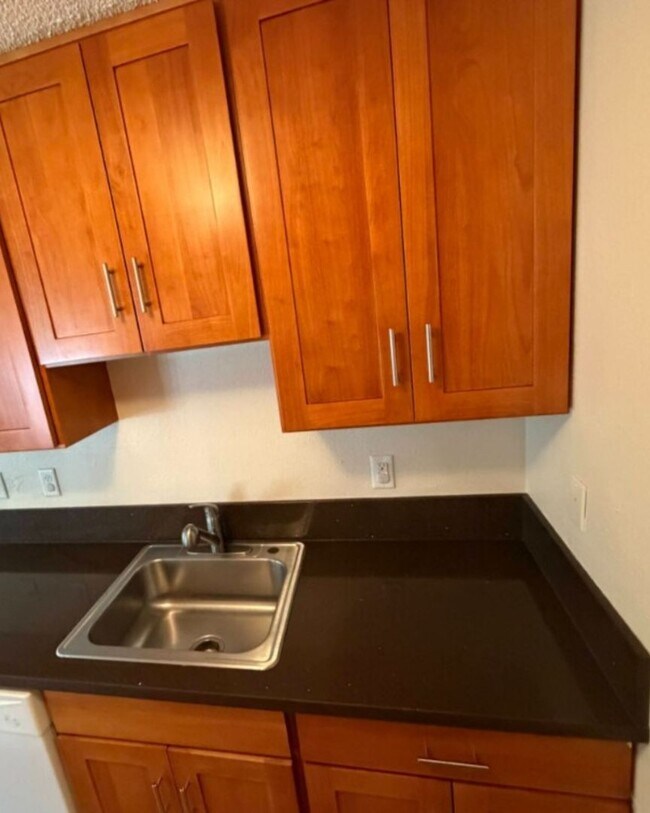Interior Photo - Cha-Ray Apartments