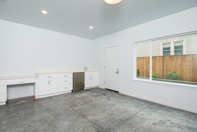 kitchenette on ground floor - 1364 N Blandena St