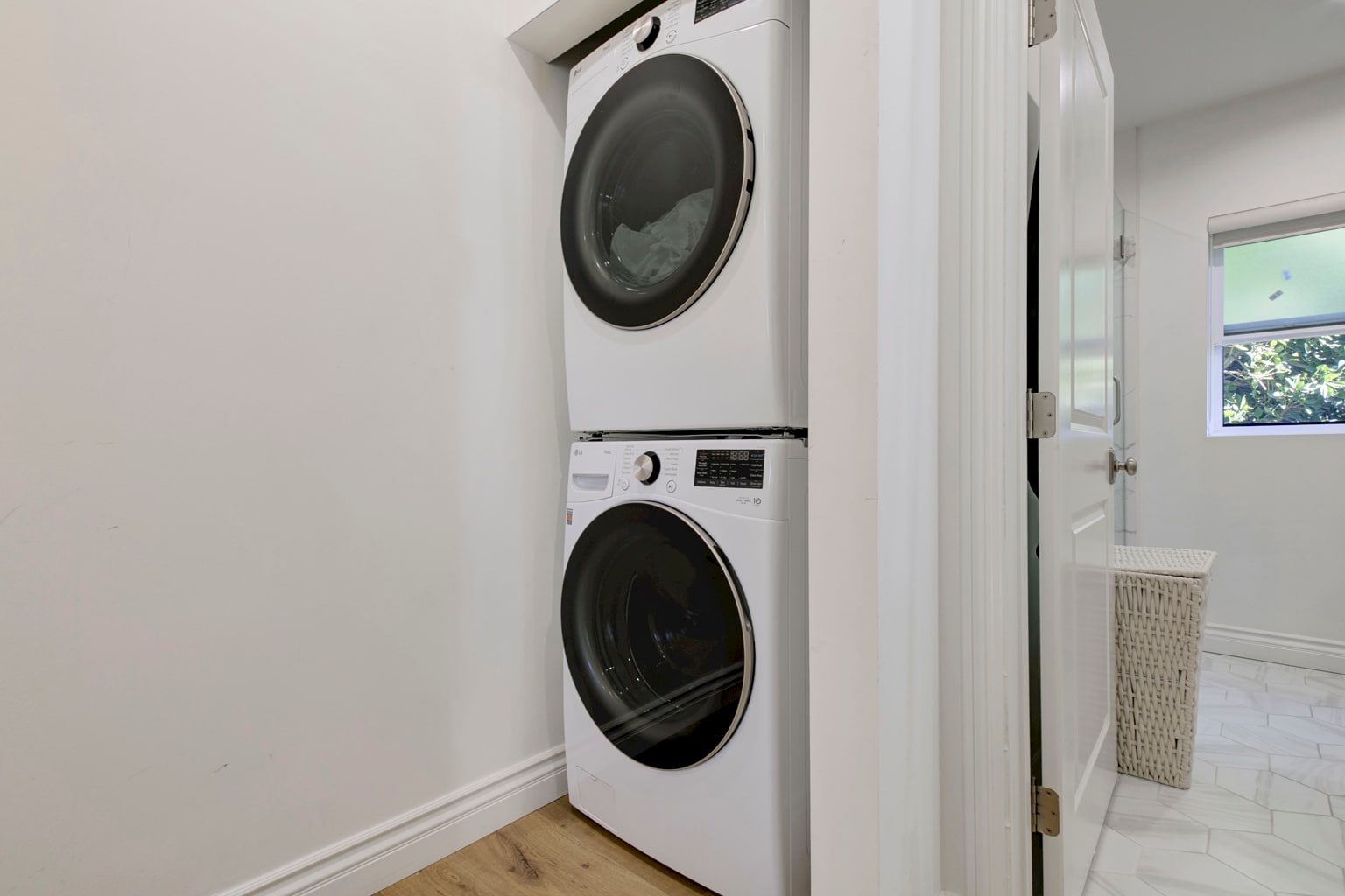 Building Photo - 5206 Goodland Ave