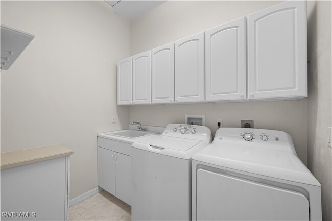 Building Photo - 18031 Greenwood Dr
