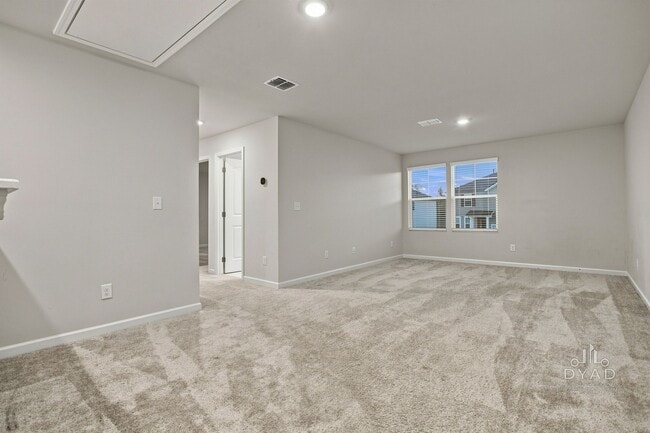 Building Photo - 163 E Millbrook Dr