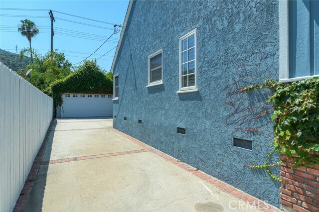 Building Photo - 3461 Angelus Ave