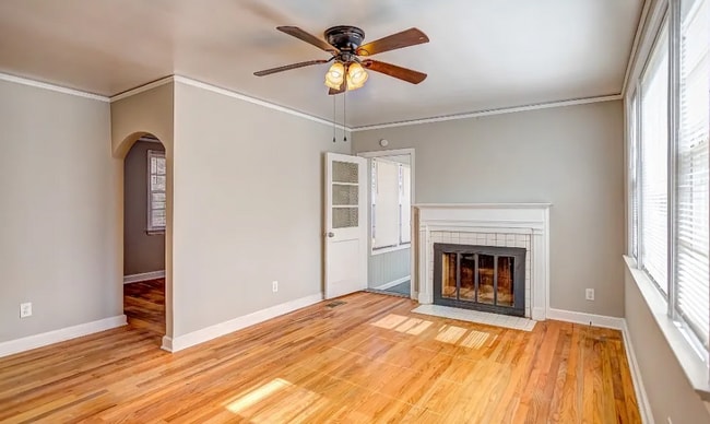 Building Photo - 3576 N Wareingwood Dr
