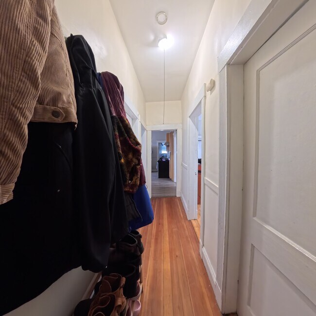 Building Photo - 19 Arden St
