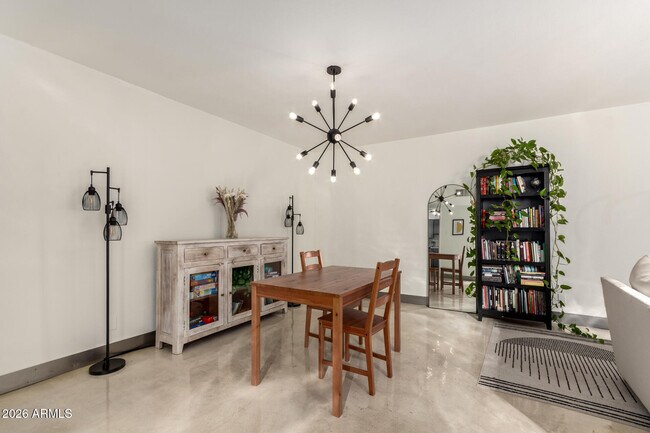 Building Photo - 3655 N 5th Ave