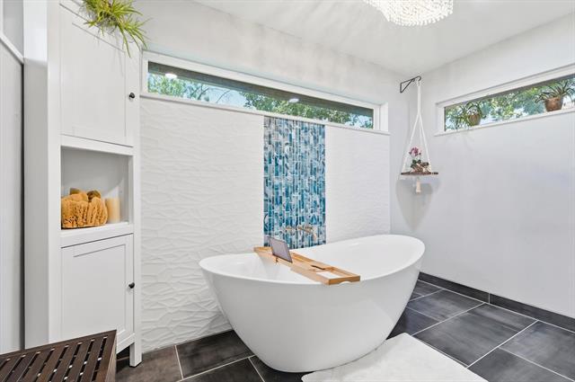 Building Photo - 1617 Oak Creek Dr