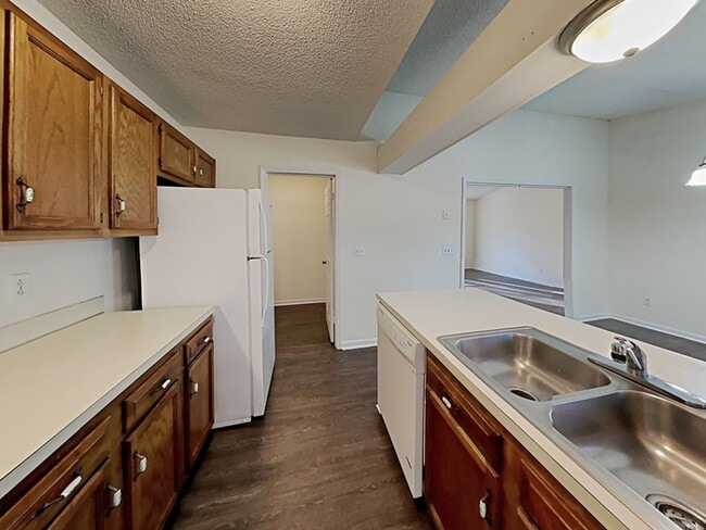 Building Photo - Apply Today!