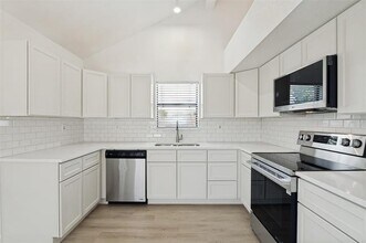 Building Photo - 4605 Horizon Dr