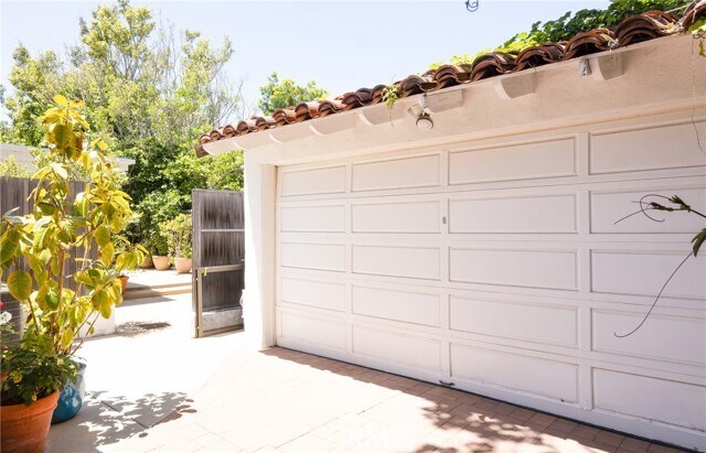 Building Photo - 10781 Lindbrook Dr