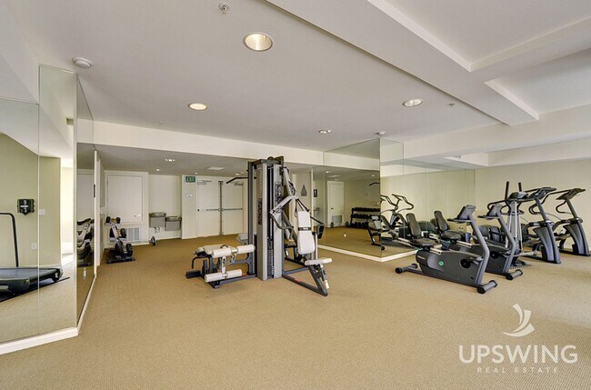 Building Photo - Incredibly Spacious Furnished 2 Bedroom/2 Bath Condo at Park Townsend