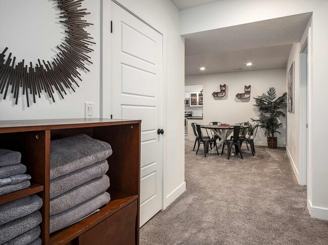 Building Photo - 2273 N Elderberry Dr