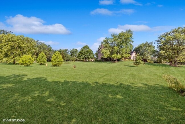 Building Photo - 905 Shelly Ln