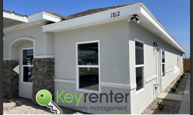 Building Photo - 1812 Redbud Ln
