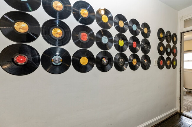 Building Photo - 1501 17th St SE