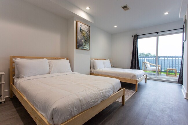 Building Photo - 915 Allison St NW