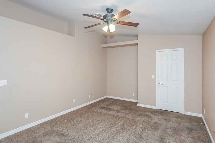 Building Photo - 7125 W Tropical Island Cir