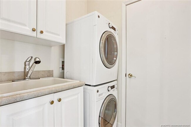 Building Photo - 203 Ocean Bay Dr