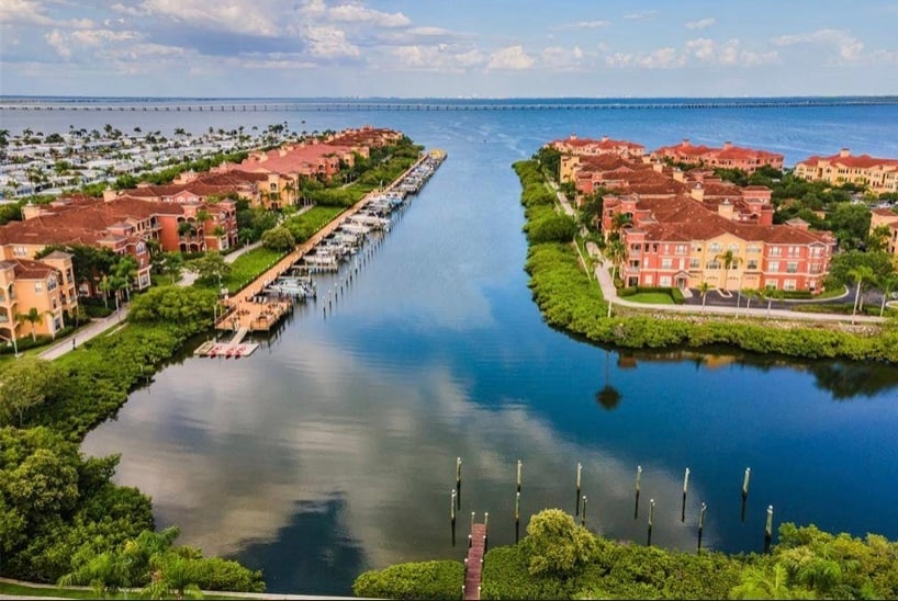 Building Photo - 2765 Via Cipriani St