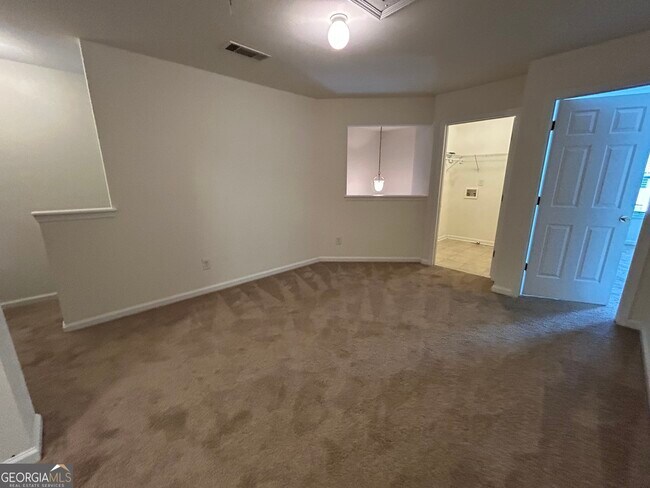 Building Photo - 2683 Winslow Ridge Dr NE