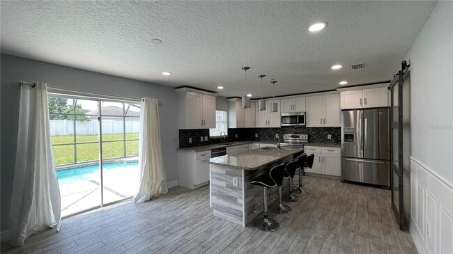 Building Photo - 205 Jocelyn Dr