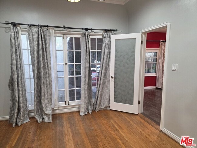 Building Photo - 939 S Ogden Dr