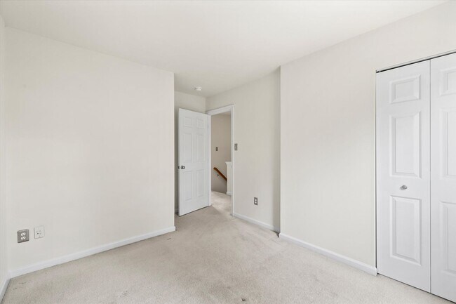 Building Photo - 4701 Colonnade Way