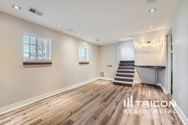 Building Photo - 9235 Dover Way