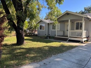 Building Photo - 3 bedroom 2 bath Rincon Valley