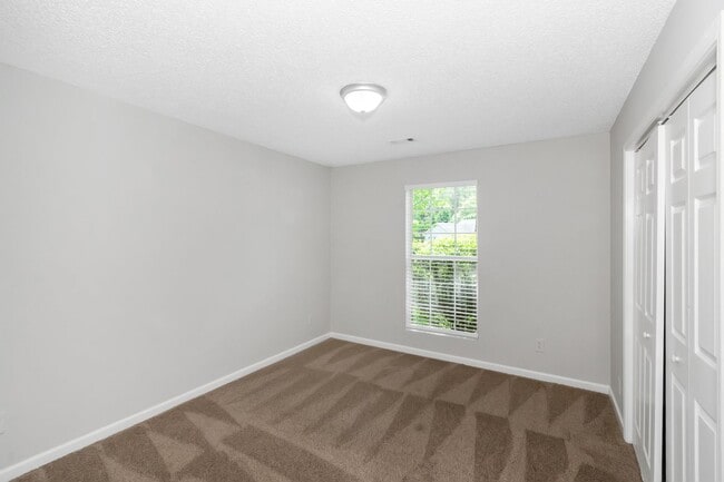 Building Photo - Charming Ranch-Style Home with Spacious Ya...