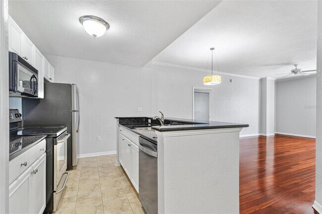 Building Photo - 700 S Harbour Island Blvd