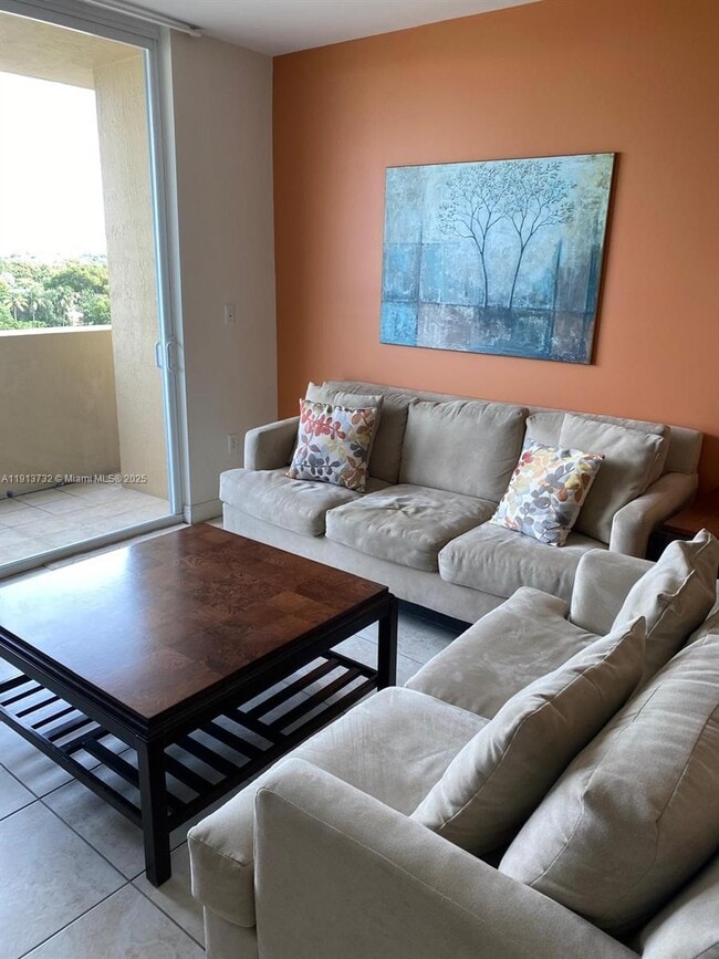 Building Photo - 2425 SW 27th Ave