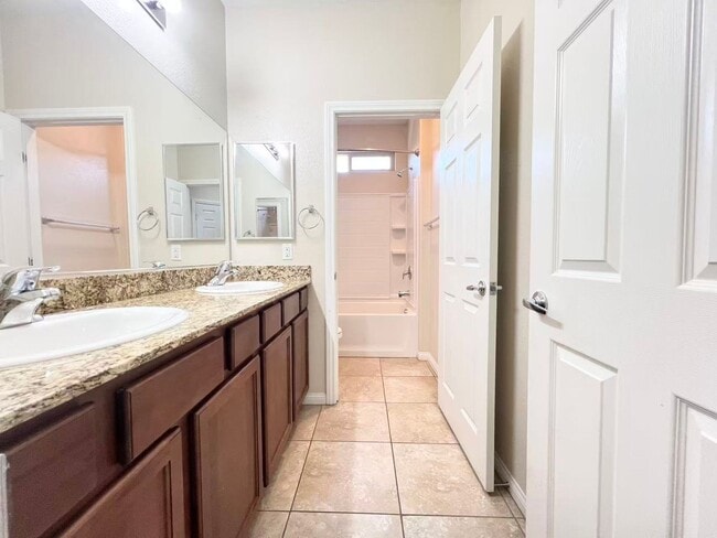 Building Photo - Wonderful one-story single-story property