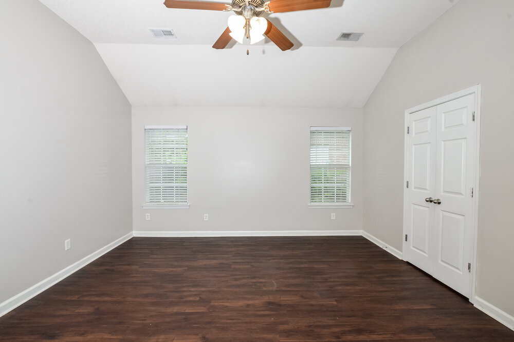 Building Photo - 7086 Crape Myrtle Dr