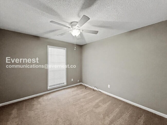 Building Photo - 7125 Crestridge Rd