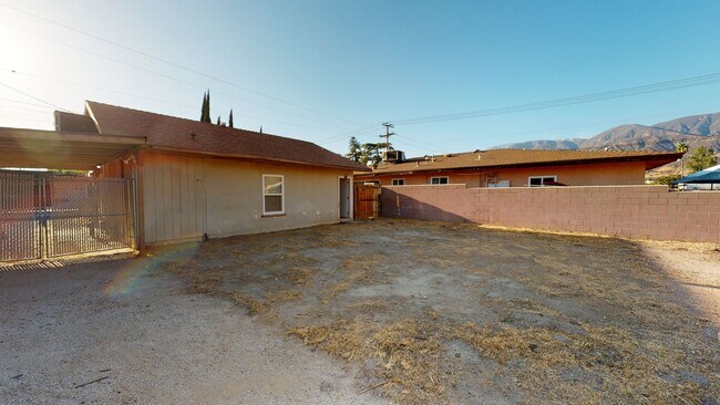 Building Photo - 4189 N Mountain Dr
