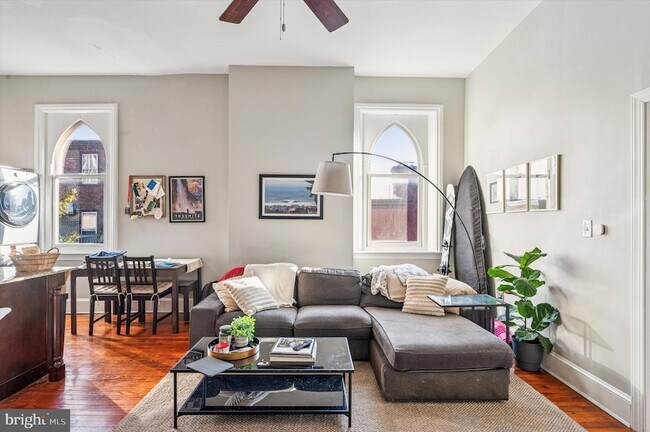 Building Photo - 265 S 22nd St