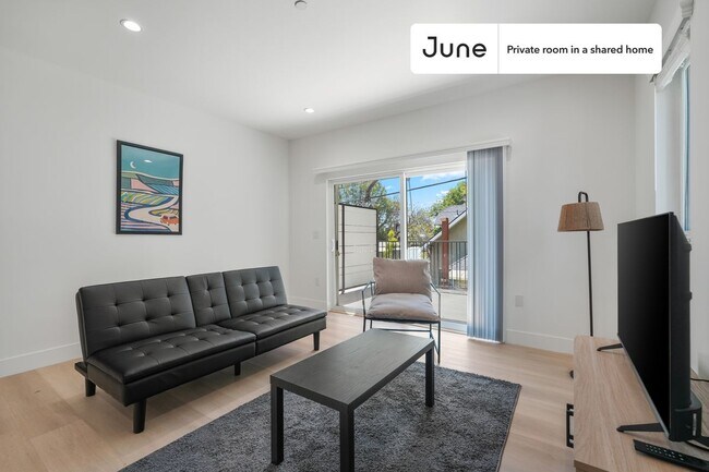 Building Photo - Room in Shared 4 bed/3 bath home