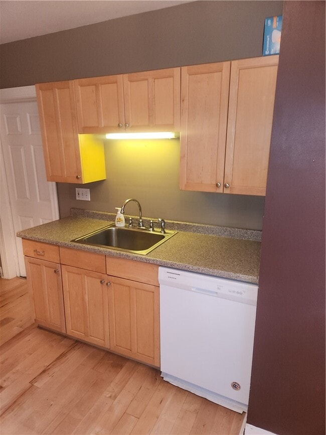 Building Photo - 57 Rowley St