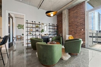 Building Photo - 800 W 5th St